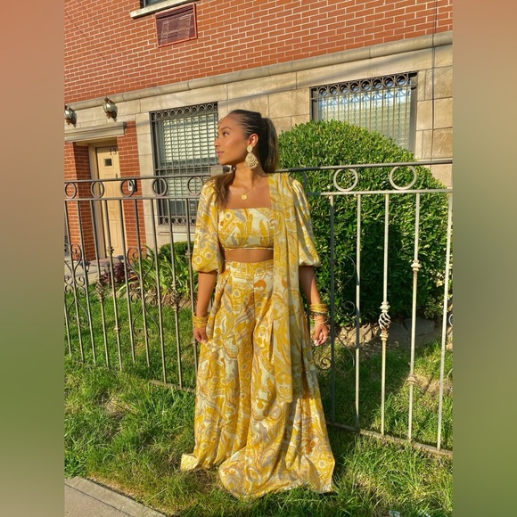 Crop top with pants and dupatta set - Picture 2 of 3